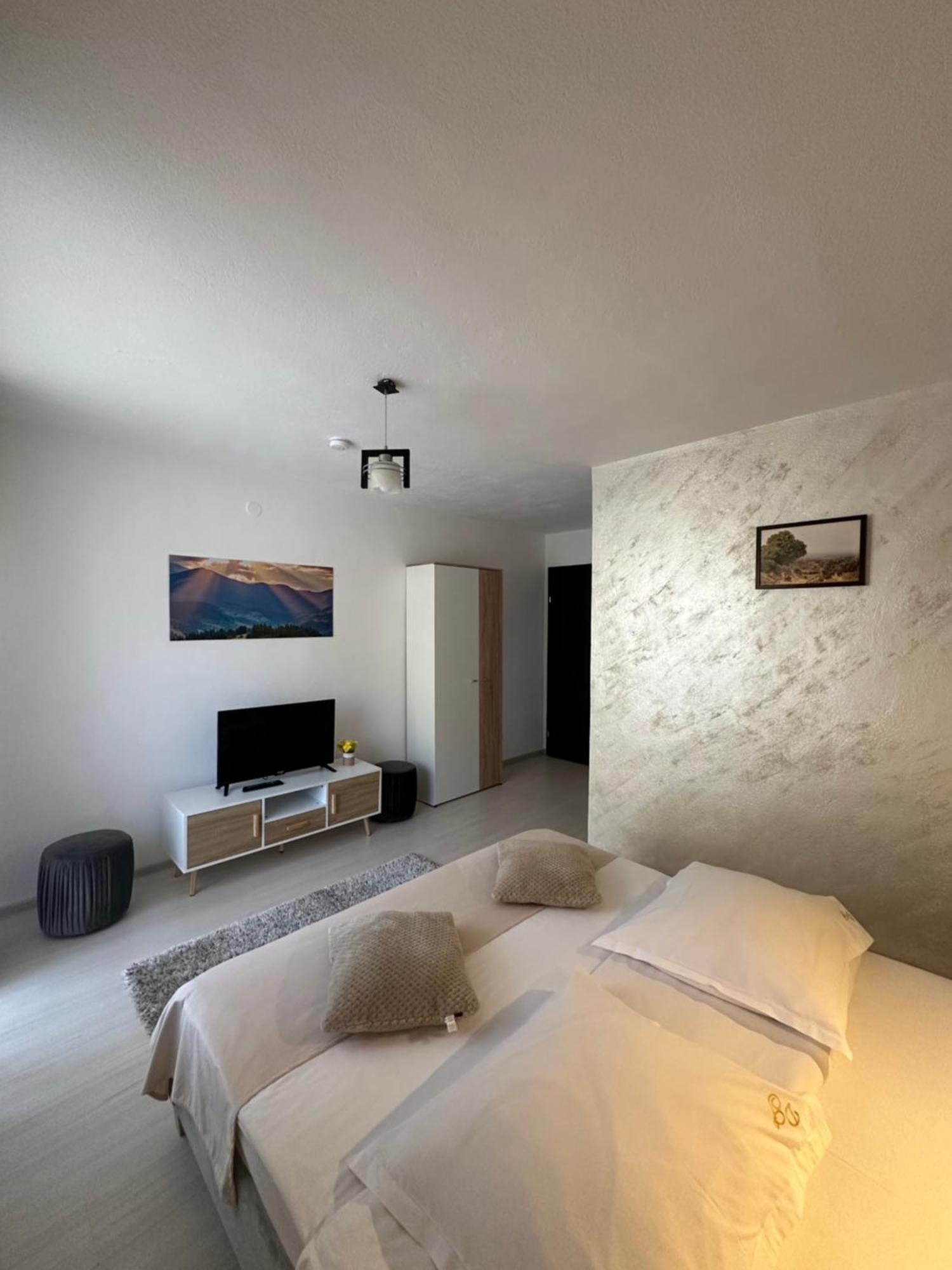 Casuta De Langa Izvor Hotel Моечу де Жос Екстериор снимка